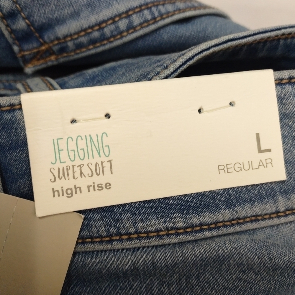 Maurices Jegging Jeans Women's Blue Distressed Super Soft High Rise Size L NWT - Picture 11 of 14
